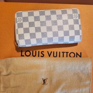 Louis vuitton zippy wallet